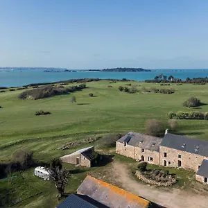 La Ferme Du Golf, Atypique Et Artistique Couette-café